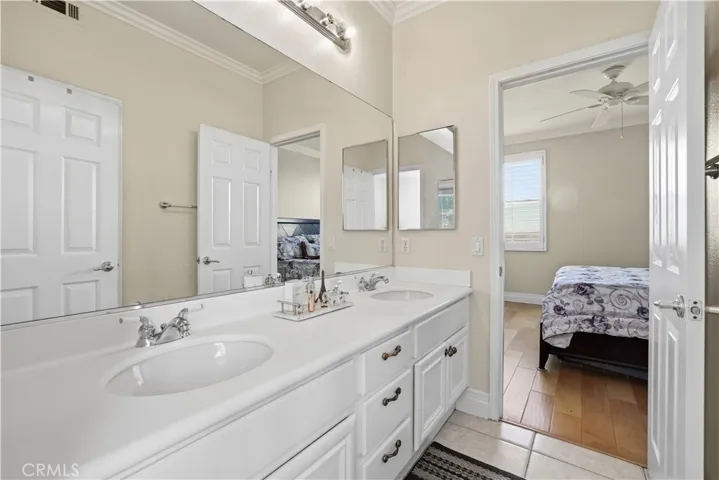 Jack n Jill Bath