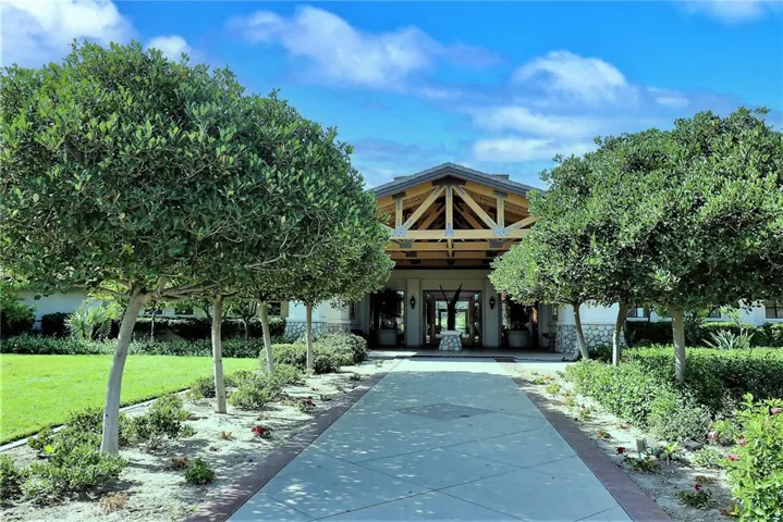 Eagle Glen clubhouse