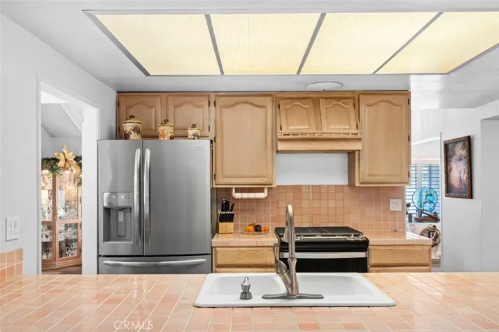 8401 Natalie Lane, West Hills, California 91304