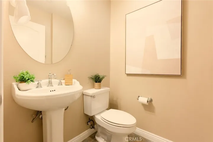 1st. floor Powder room