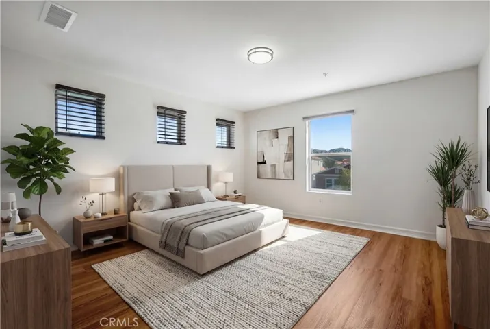 Primary bedroom - Virtually staged