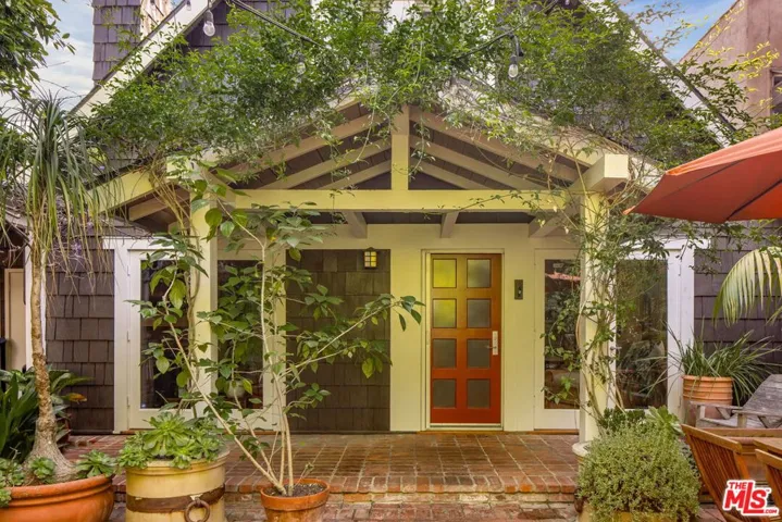 2536 Beverley Avenue, Santa Monica, California 90405