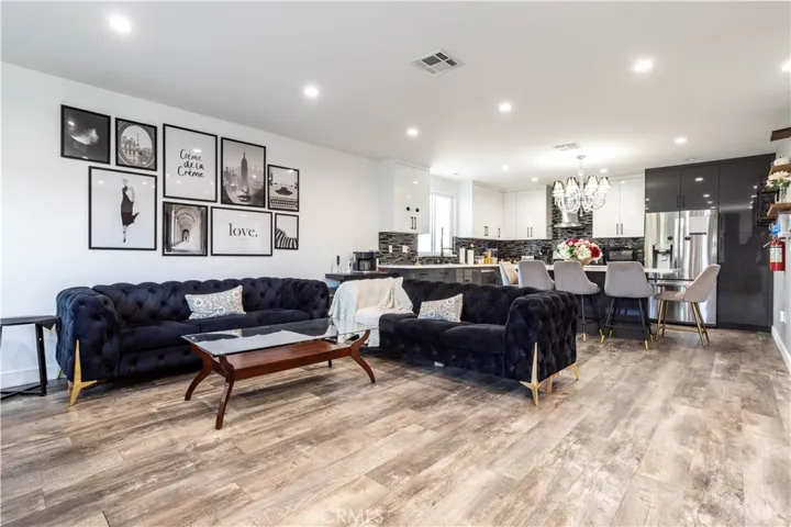 6424 Densmore, Van Nuys, California 91406