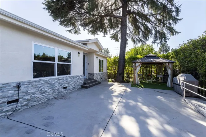 6424 Densmore, Van Nuys, California 91406