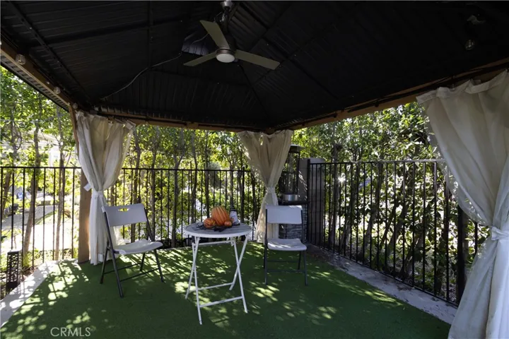 6424 Densmore, Van Nuys, California 91406
