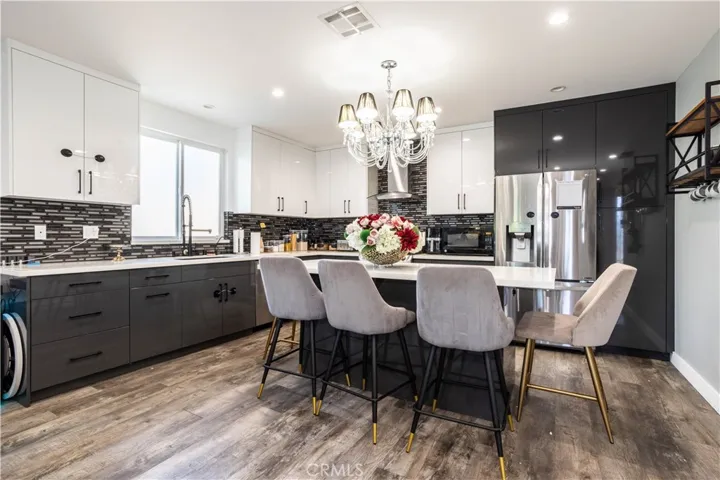6424 Densmore, Van Nuys, California 91406