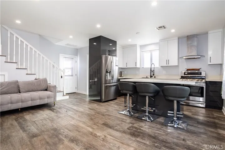 6424 Densmore, Van Nuys, California 91406
