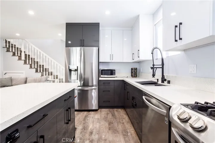 6424 Densmore, Van Nuys, California 91406