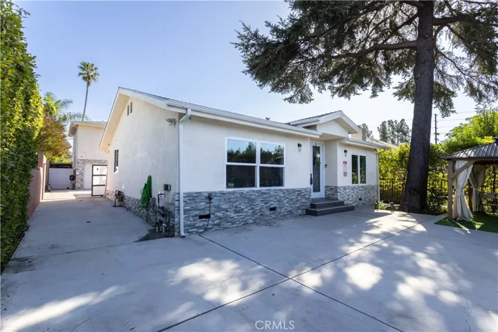 6424 Densmore, Van Nuys, California 91406