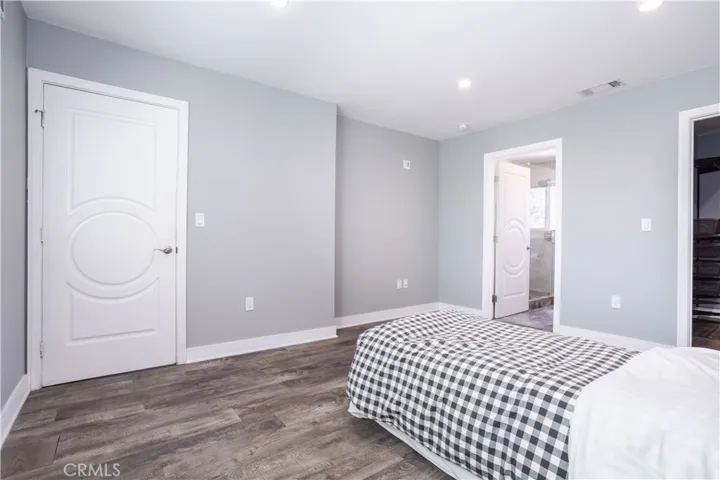 6424 Densmore, Van Nuys, California 91406