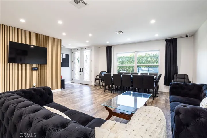 6424 Densmore, Van Nuys, California 91406