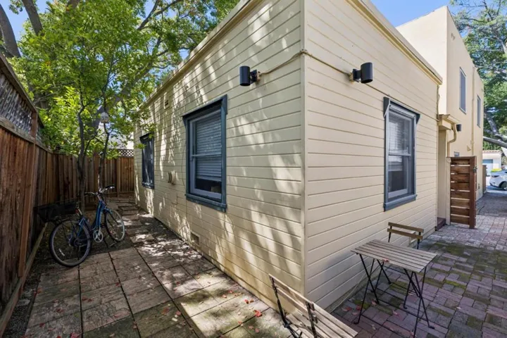 270 Everett Avenue, Palo Alto, California 94301