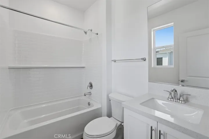 3rd Level Secondary Full Bathroom