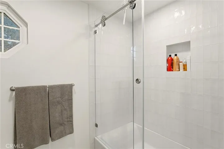 Primary Ensuite Bath 1
