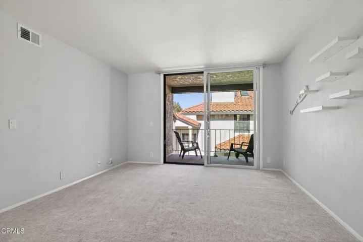 21-web-or-mls-UpmarketMedia-2277Mar-006