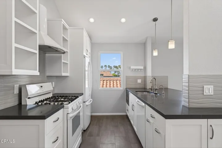 16-web-or-mls-UpmarketMedia-2277Mar-102