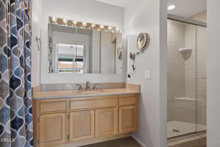 23-web-or-mls-UpmarketMedia-2277Mar-010