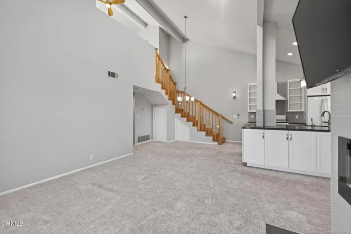 8-web-or-mls-UpmarketMedia-2277Mar-077