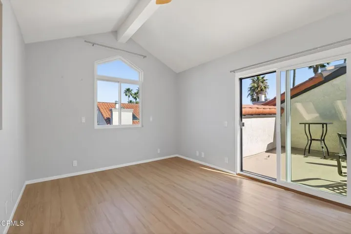 37-web-or-mls-UpmarketMedia-2277Mar-054