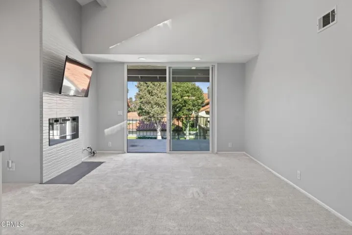 9-web-or-mls-UpmarketMedia-2277Mar-071
