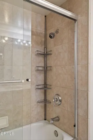 32-web-or-mls-UpmarketMedia-2277Mar-037