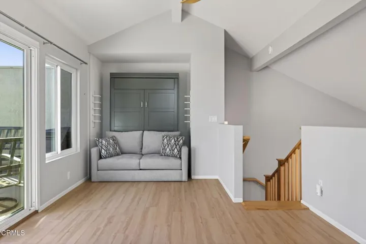 39-web-or-mls-UpmarketMedia-2277Mar-060