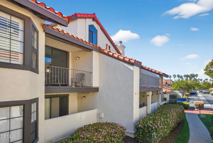 3-web-or-mls-UpmarketMedia-2277Mar-122