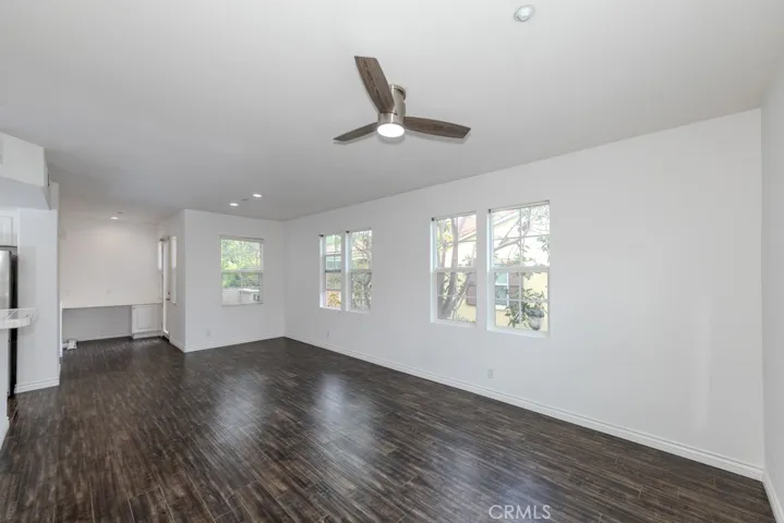 Lving Room / Dining area