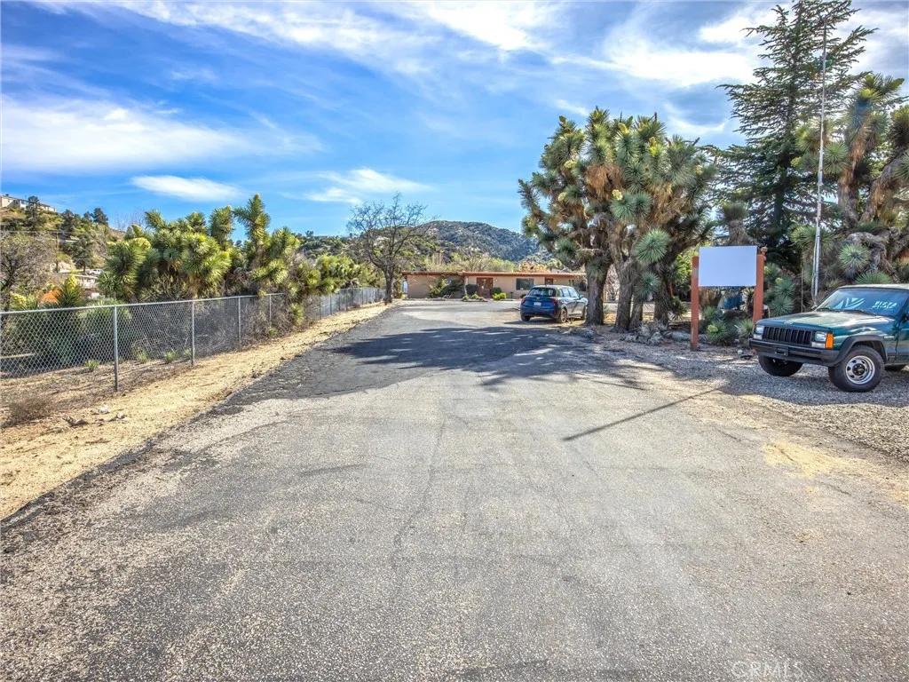 3407 Hwy 2, Pinon Hills, California 92372 — photo 4