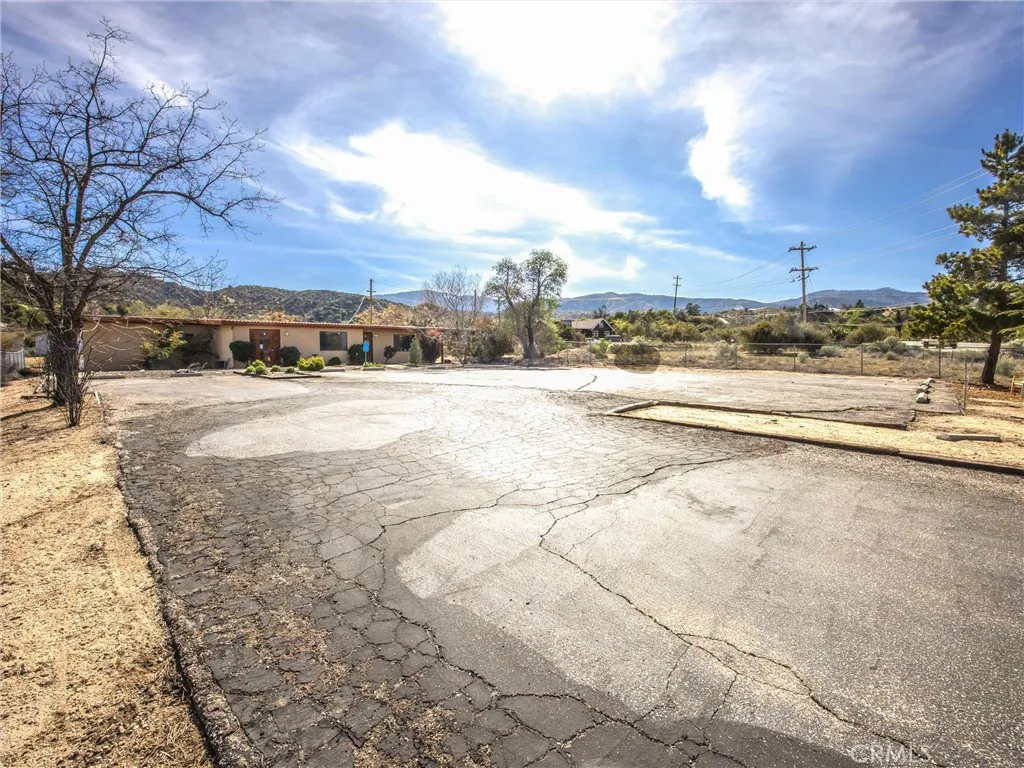 3407 Hwy 2, Pinon Hills, California 92372 — photo 5