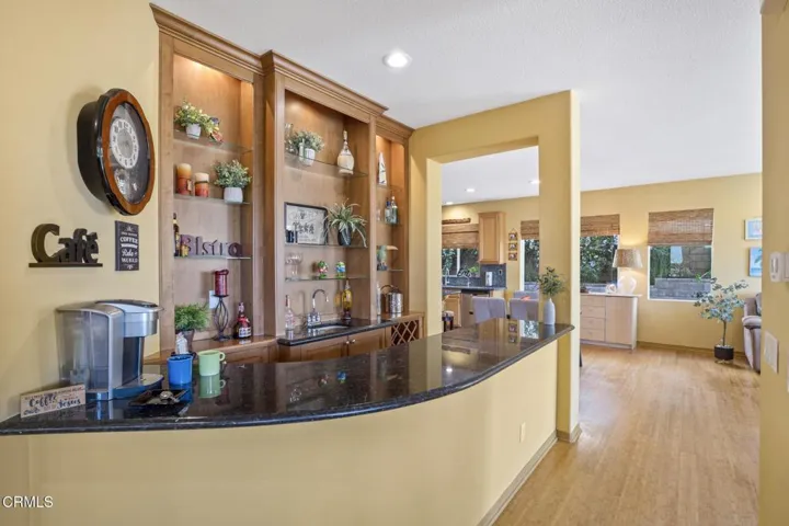 Coffee / Wine Bar