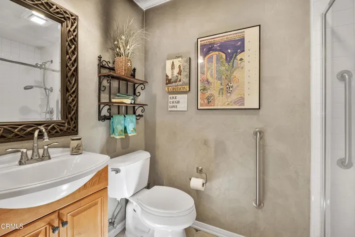 Main level 3/4 bathroom
