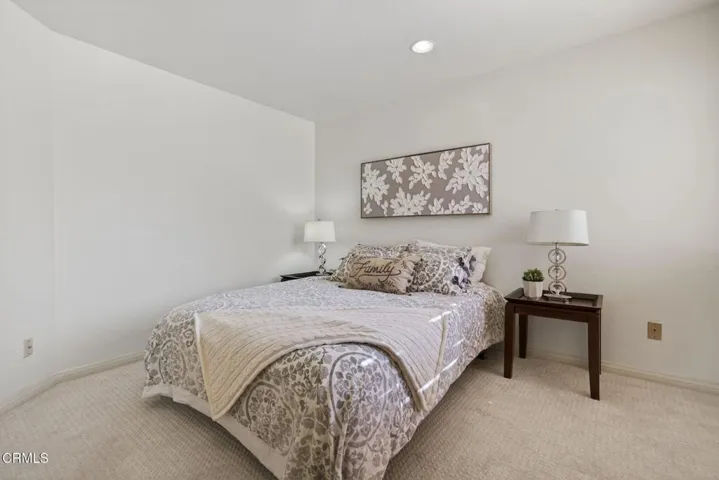 28-web-or-mls-Upmarket Media-2177Eas083