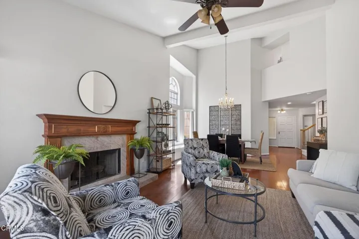 18-web-or-mls-Upmarket Media-2177Eas052