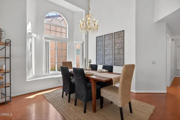 15-web-or-mls-Upmarket Media-2177Eas044