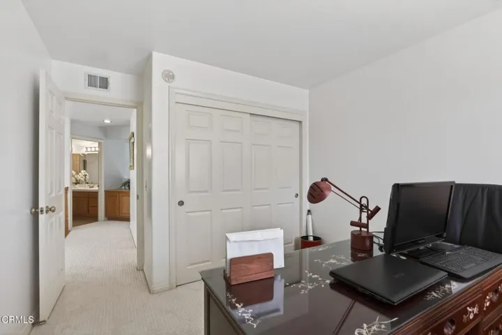 31-web-or-mls-Upmarket Media-2177Eas091