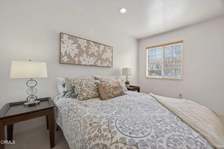 29-web-or-mls-Upmarket Media-2177Eas085