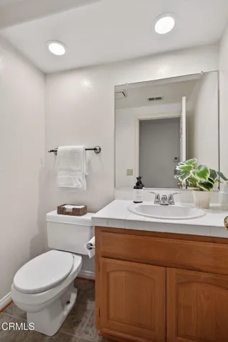 9-web-or-mls-Upmarket Media-2177Eas025