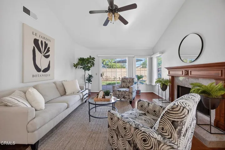 17-web-or-mls-Upmarket Media-2177Eas050