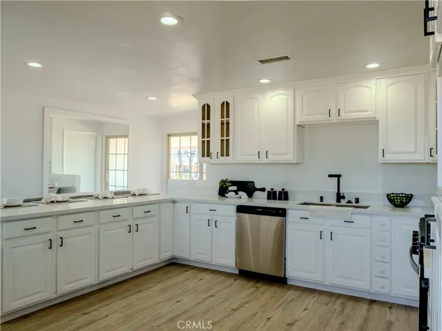 15801 Malpais Lane, Victorville, California 92394