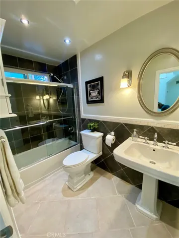 Downstairs full bathroom