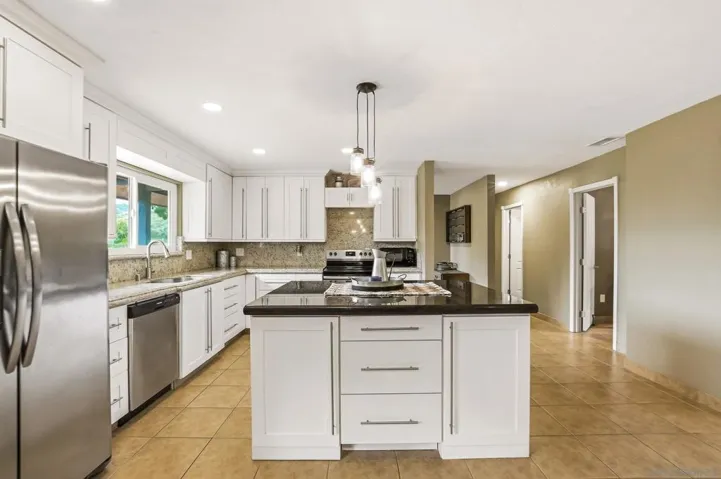 1861 Vista De La Montana, El Cajon, California 92019