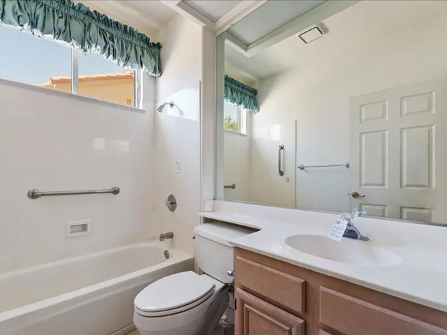 16-Bathroom