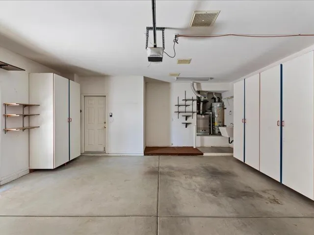 11-Garage