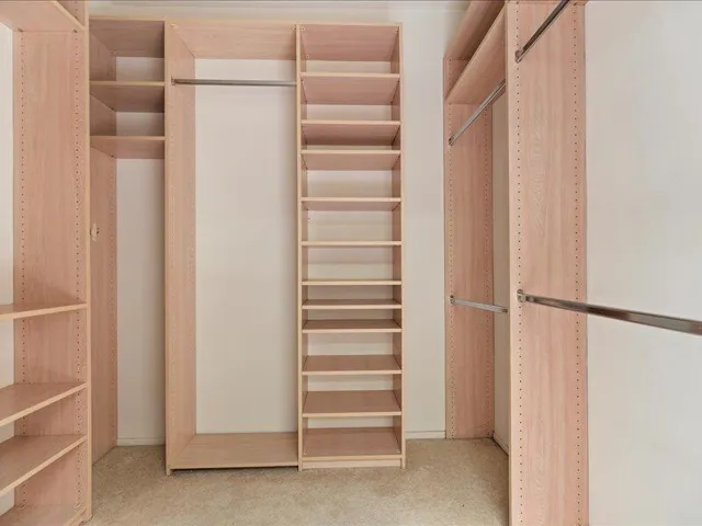 41-Custom Closet
