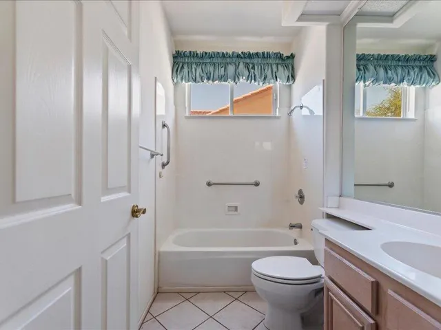 17-Bathroom