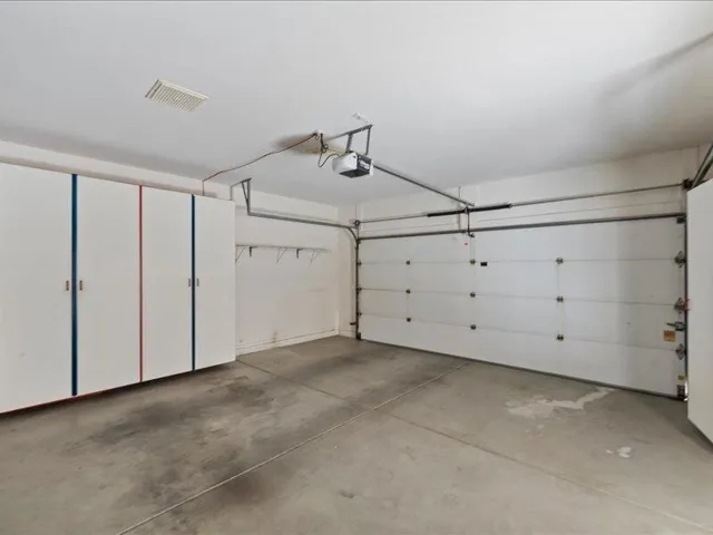 10-Garage
