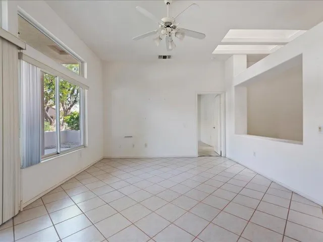 25-Family Room