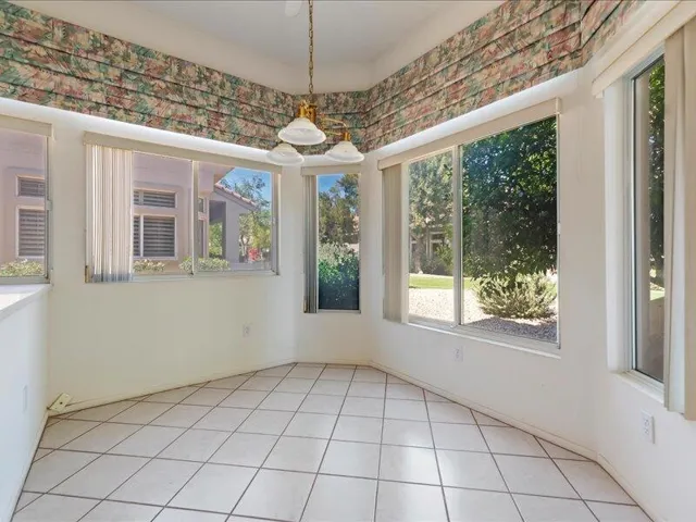 29-Dining Area