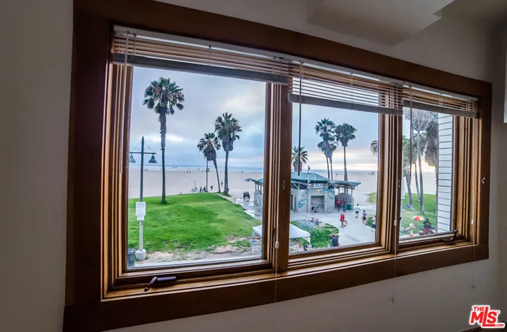 8 Brooks Avenue 5, Venice, California 90291